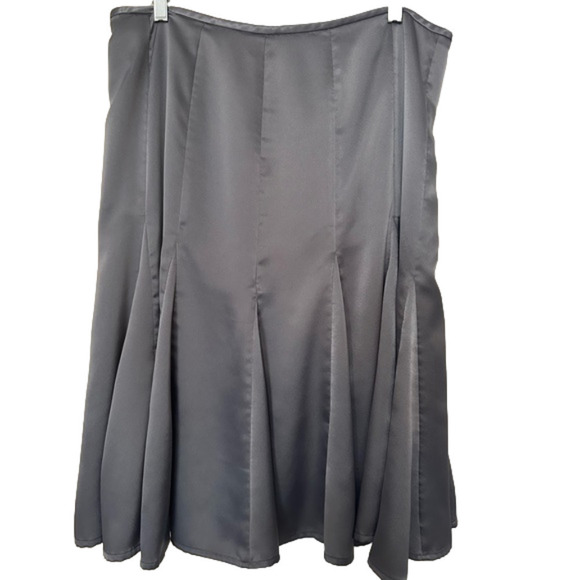 Kasper Flare Skirt - Picture 1 of 6